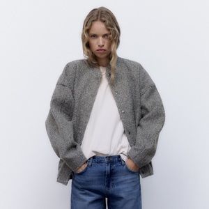 Viral Zara Grey Oversized textured pocket bomber. M/L